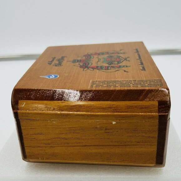 Arturo Fuente Short Story Empty Wood Cigar Box 7.75" x 4.75" x 2.75" - Picture 4 of 10